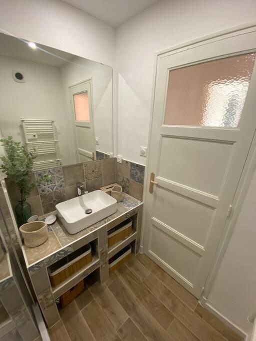 Beau T3 Proche Base Navale Et Ecoles Superieures Apartment Toulon Luaran gambar